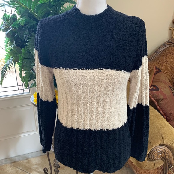 Basic Concepts Sweaters - Basic Concepts Black White Sweater, Size M